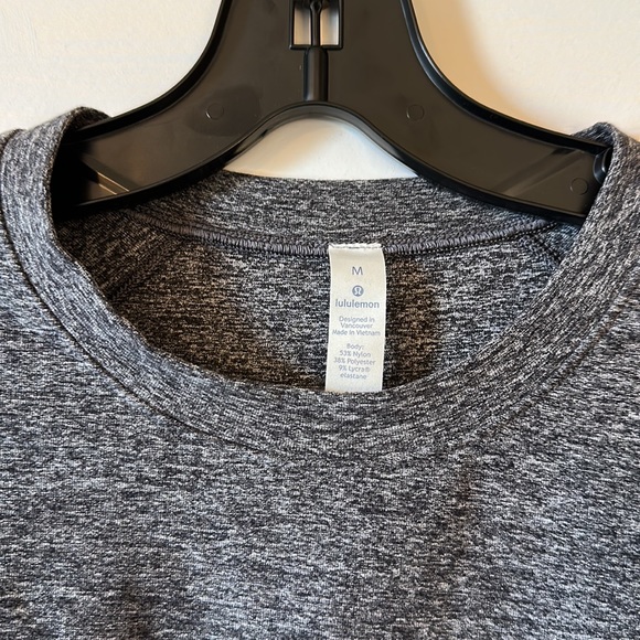 Lululemon Medium Long Sleeve - Picture 2 of 2